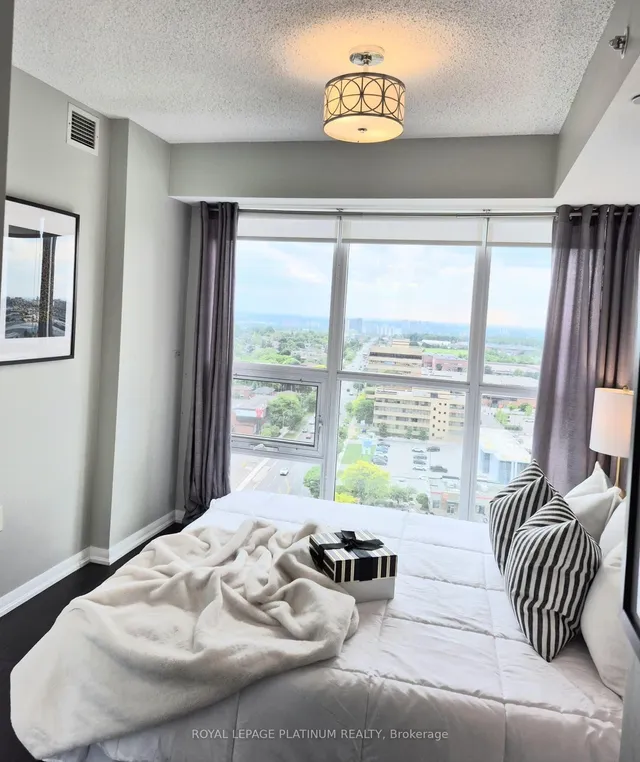 Additional image 4 of 830 Lawrence Ave Unit 1611