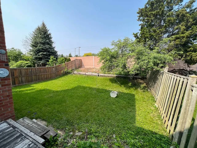 Additional image 13 of 40 Lord Simcoe Dr