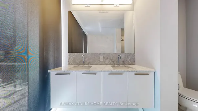 Additional image 24 of 1 Gloucester St Unit 715