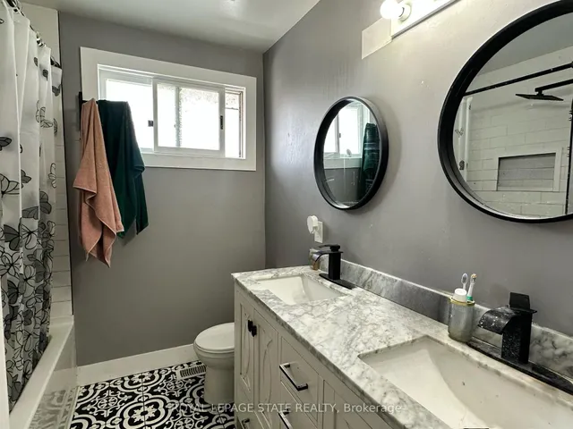 Additional image 8 of 10 Sandlyn Crt