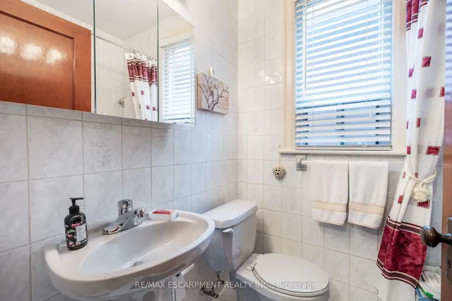 Additional image 6 of 204 Emerald St