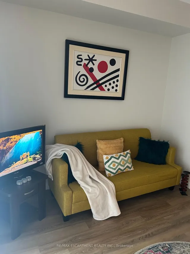 Additional image 10 of 270 Melvin Ave Unit 15