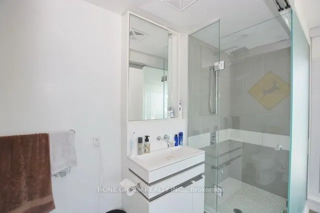 Additional image 6 of 197 Yonge St Unit 1212