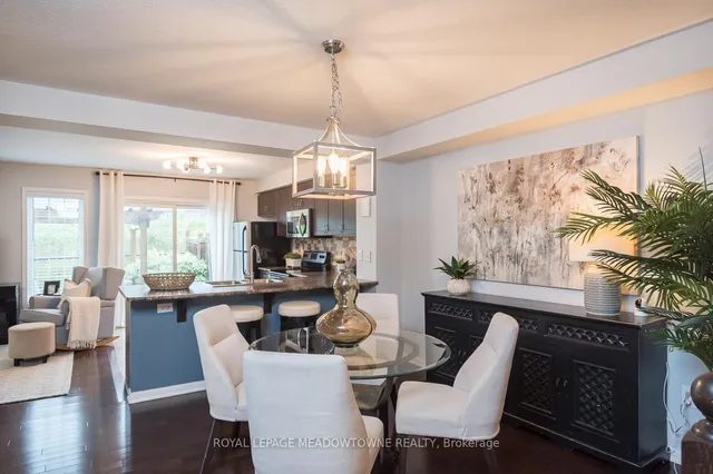 Additional image 6 of 881 Brassard Circ