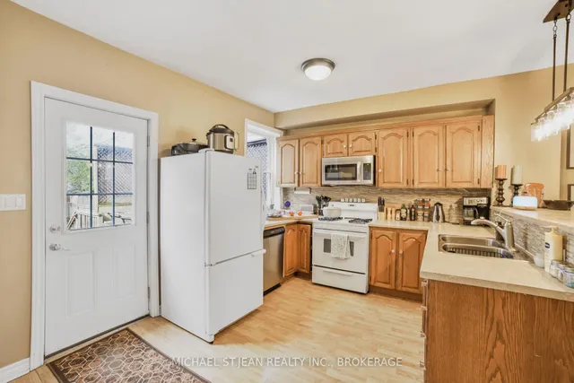 Additional image 15 of 461 Main St