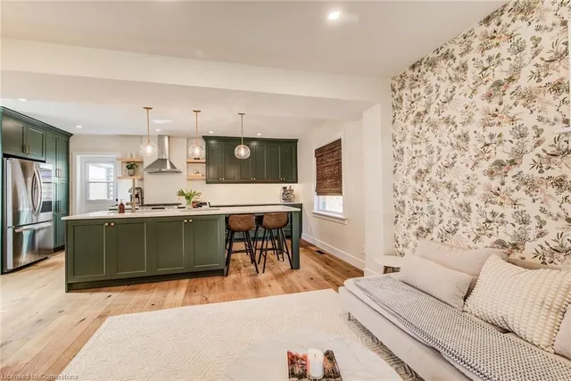 Additional image 10 of 377 Wellington St