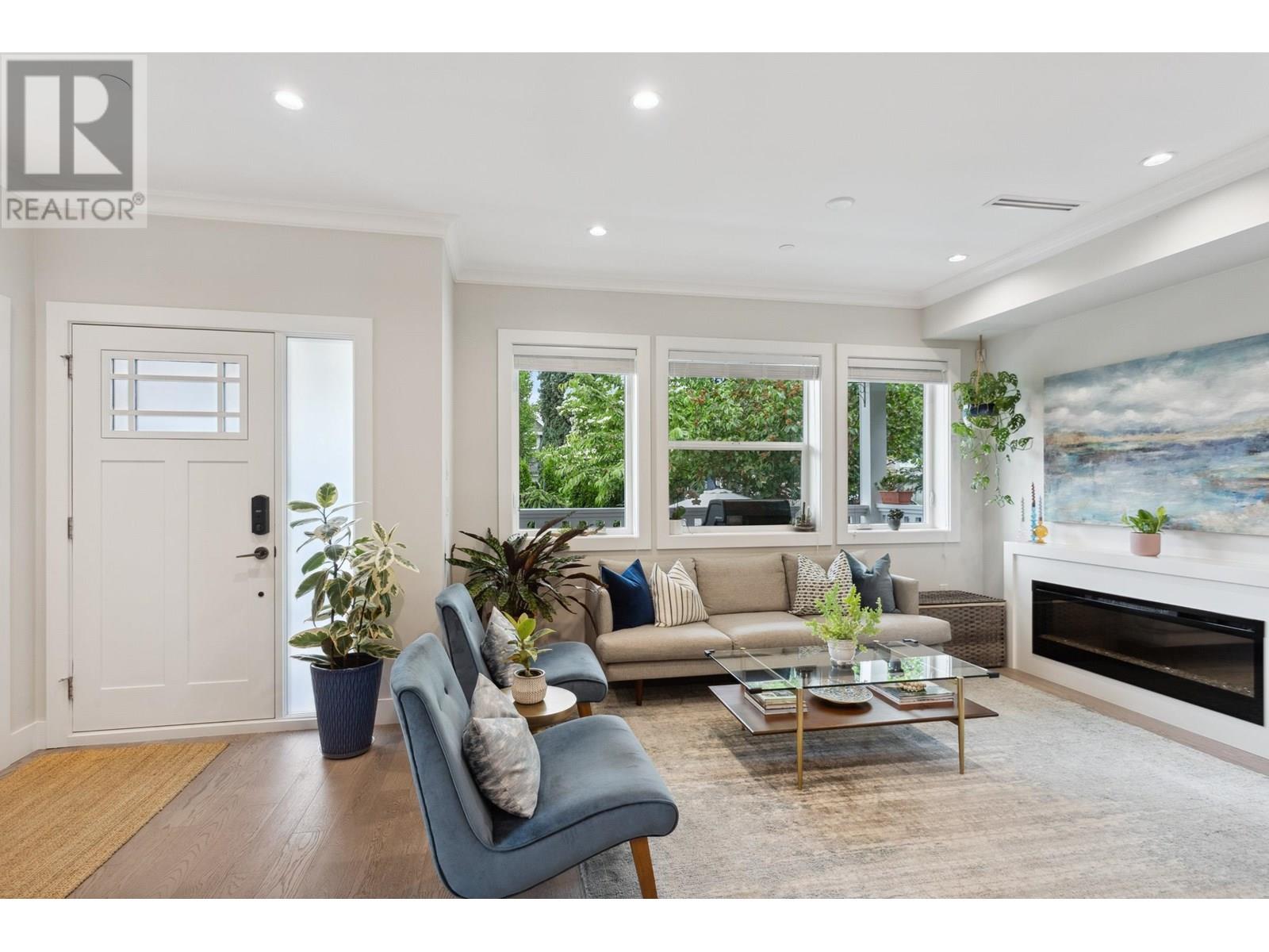 1369 E 13TH AVENUE|Vancouver, British Columbia V5N2B5