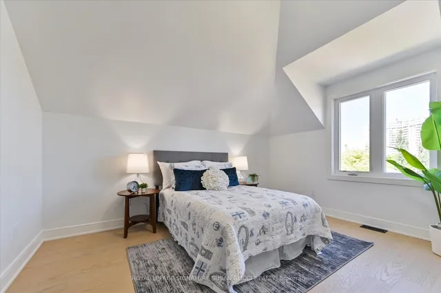 Additional image 25 of 354 Woodmount Ave