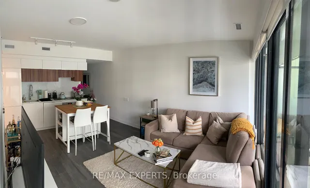 Additional image 3 of 185 Roehampton Ave Unit 501