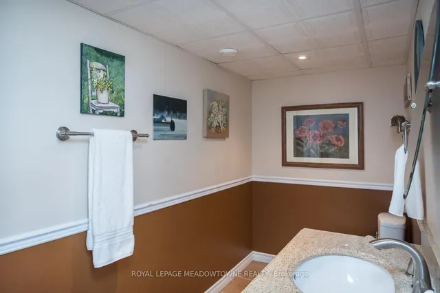 Additional image 33 of 1022 Donnelly St