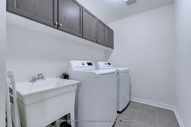 Additional image 28 of 566 Queen Mary Dr