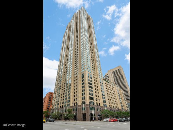 33 W Ontario St APT TH5, Chicago, IL 60654