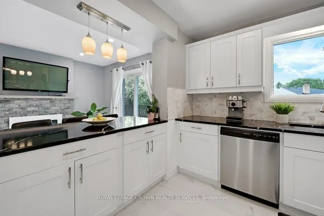 Additional image 18 of 14 Pathfinder Cres