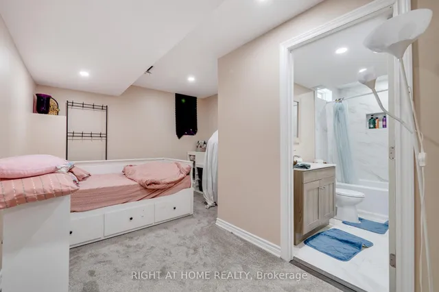 Additional image 36 of 5146 Porter St