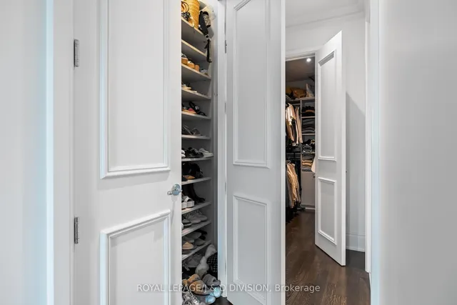 Additional image 33 of 311 Bay St Unit 3805