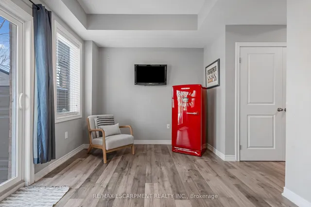 Additional image 8 of 122 DUNDAS St Unit 19