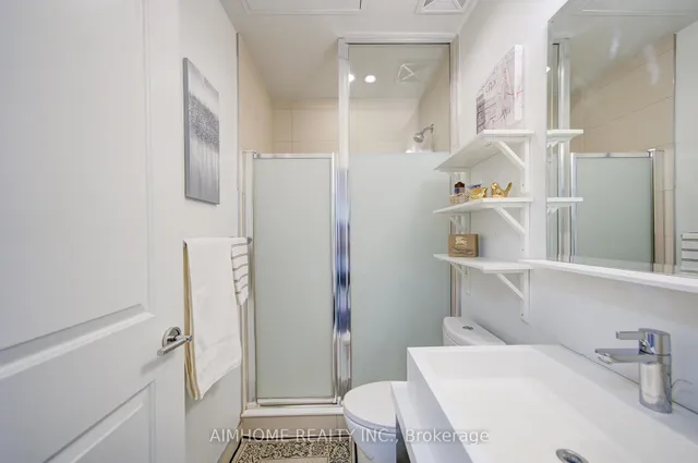 Additional image 14 of 1080 Bay St Unit 4704