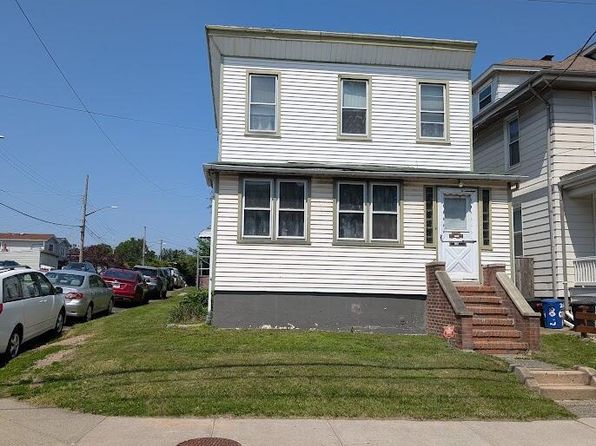 2011 Clove Rd, Staten Island, NY 10304
