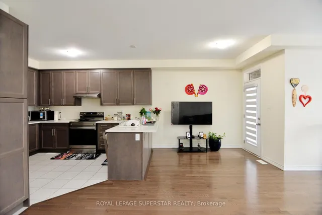 Additional image 31 of 94 Donald Ficht Cres