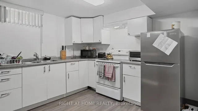 Additional image 13 of 45 Bond St