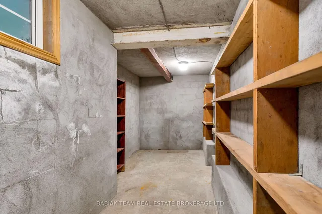 Additional image 26 of 30 Mould Ave