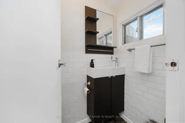 Additional image 9 of 23 Edwin Ave