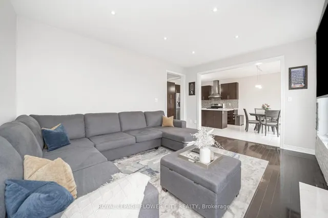 Additional image 15 of 21 Relton Circ