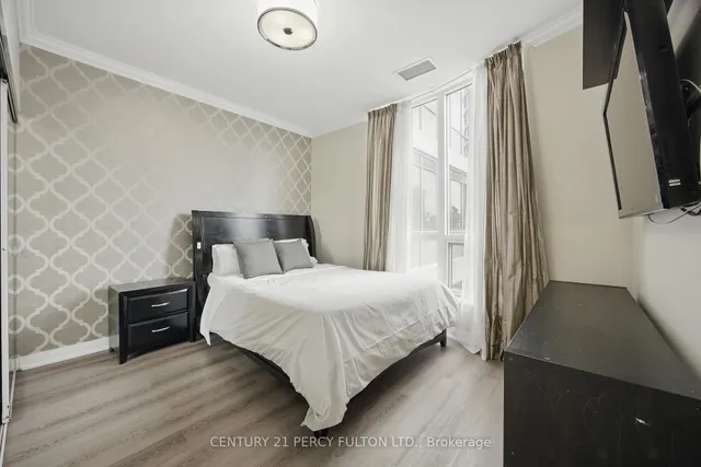 Additional image 10 of 181 Village Green Sq Unit 314