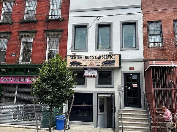 390 Broadway, Brooklyn, NY 11211