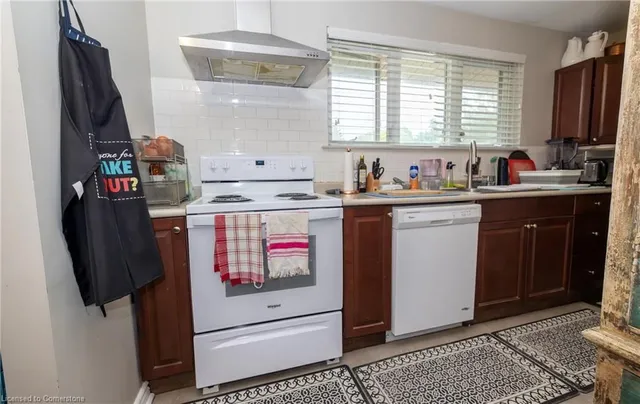 Additional image 5 of 371 Meadowbrook Dr