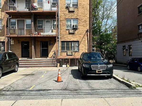 144-53 38th Ave #8, Flushing, NY 11354