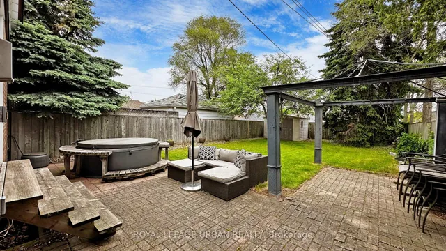 Additional image 35 of 61 Binswood Ave