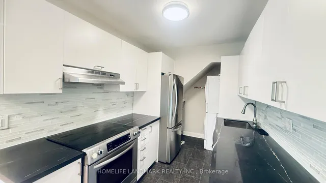 Additional image 12 of 5879 Bathurst St Unit 213