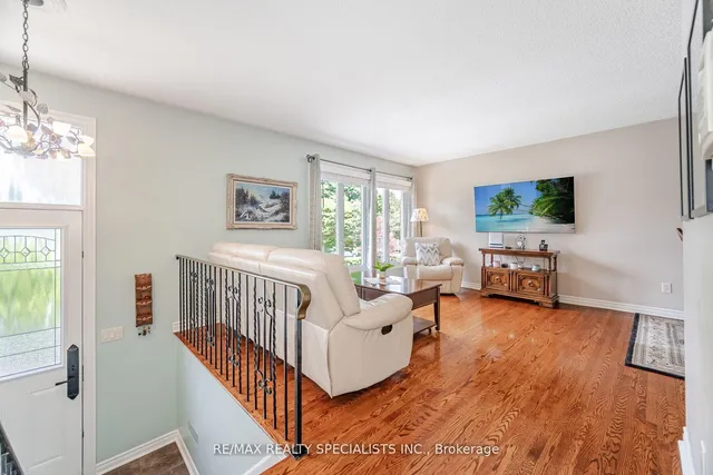 Additional image 5 of 648 Dodsworth Cres