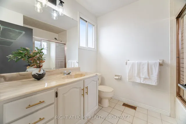 Additional image 24 of 172 Merrilee Cres