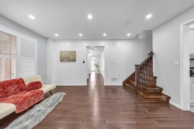 Additional image 11 of 61 Miracle Tr