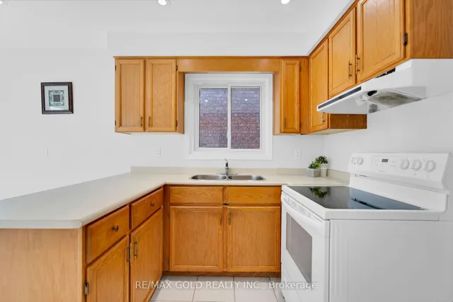 Additional image 14 of 78 Candy Cres