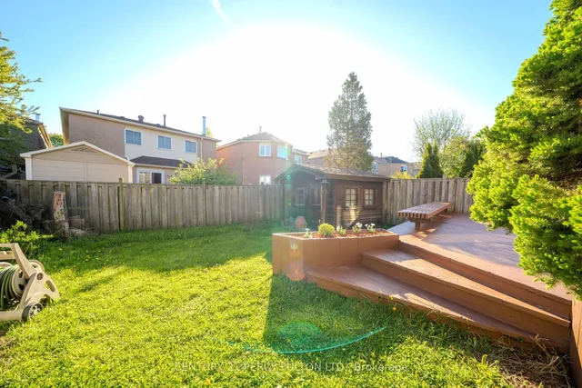 Additional image 34 of 45 Oak Knolls Cres