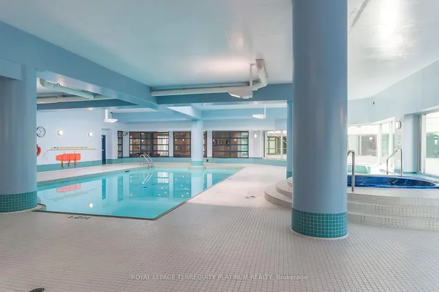 Additional image 17 of 10 Yonge St Unit PH6