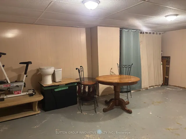 Additional image 39 of 657 Upper Wentworth St