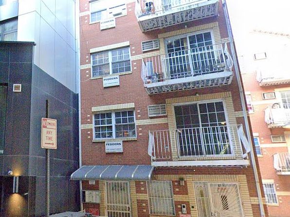 5212 Roosevelt Ave, Flushing, NY 11377