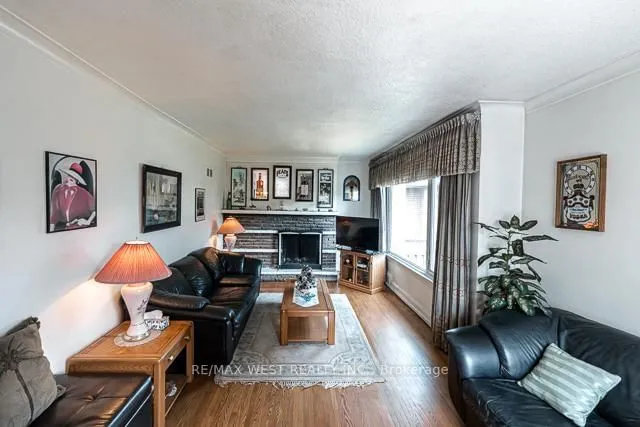 Additional image 37 of 1081 Islington Ave