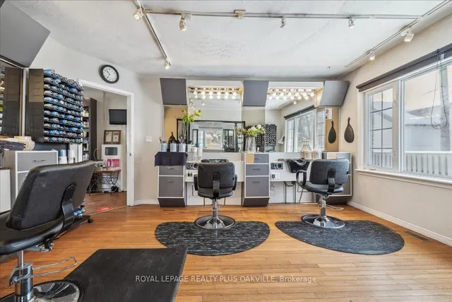 Additional image 7 of 294 Dundas St