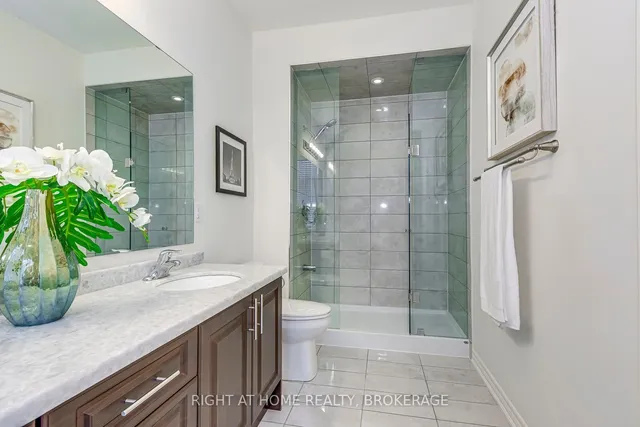 Additional image 39 of 451 Dundas St