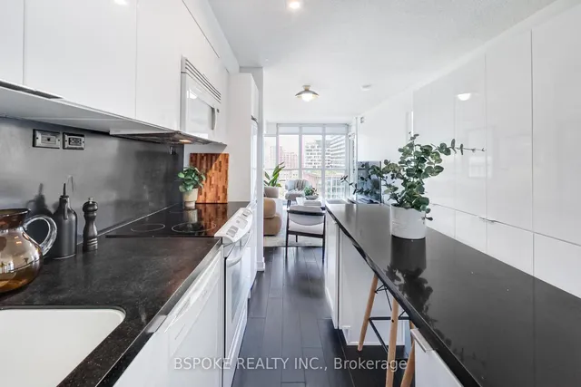 Additional image 12 of 15 Iceboat Terr Unit 1502