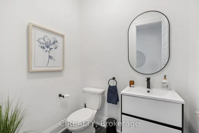 Additional image 20 of 1300 Aymond Cres