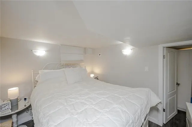 Additional image 38 of 143 Tuxedo Ave