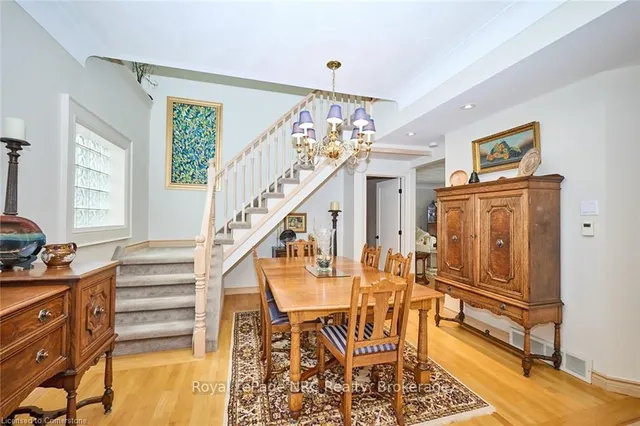 Additional image 17 of 30 Carmen Ave