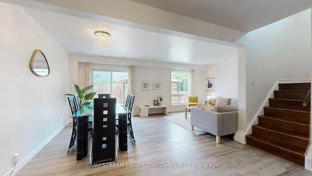 Additional image 14 of 16 Caronia Sq