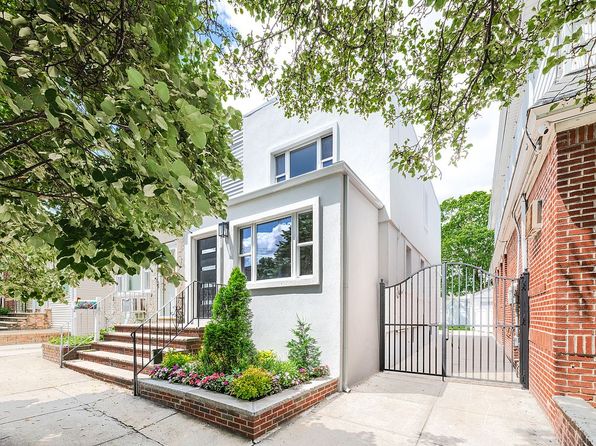 5746 65th St, Flushing, NY 11378